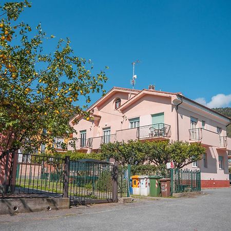 Casa Vacanze Ferrando Pietra Ligure Zewnętrze zdjęcie